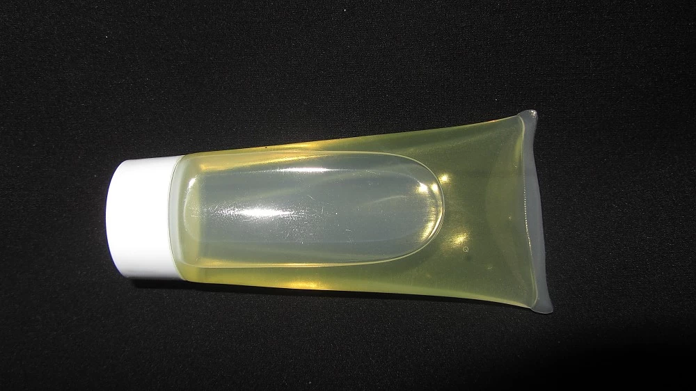 Easy Traveler Extra Squeeze Tubes 1.5oz Set 2 Easy Traveler Extra Squeeze Tubes 1.5oz Set - Image 2